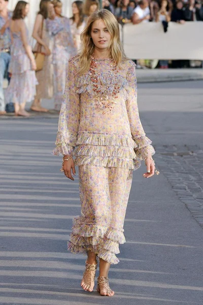 Look 2